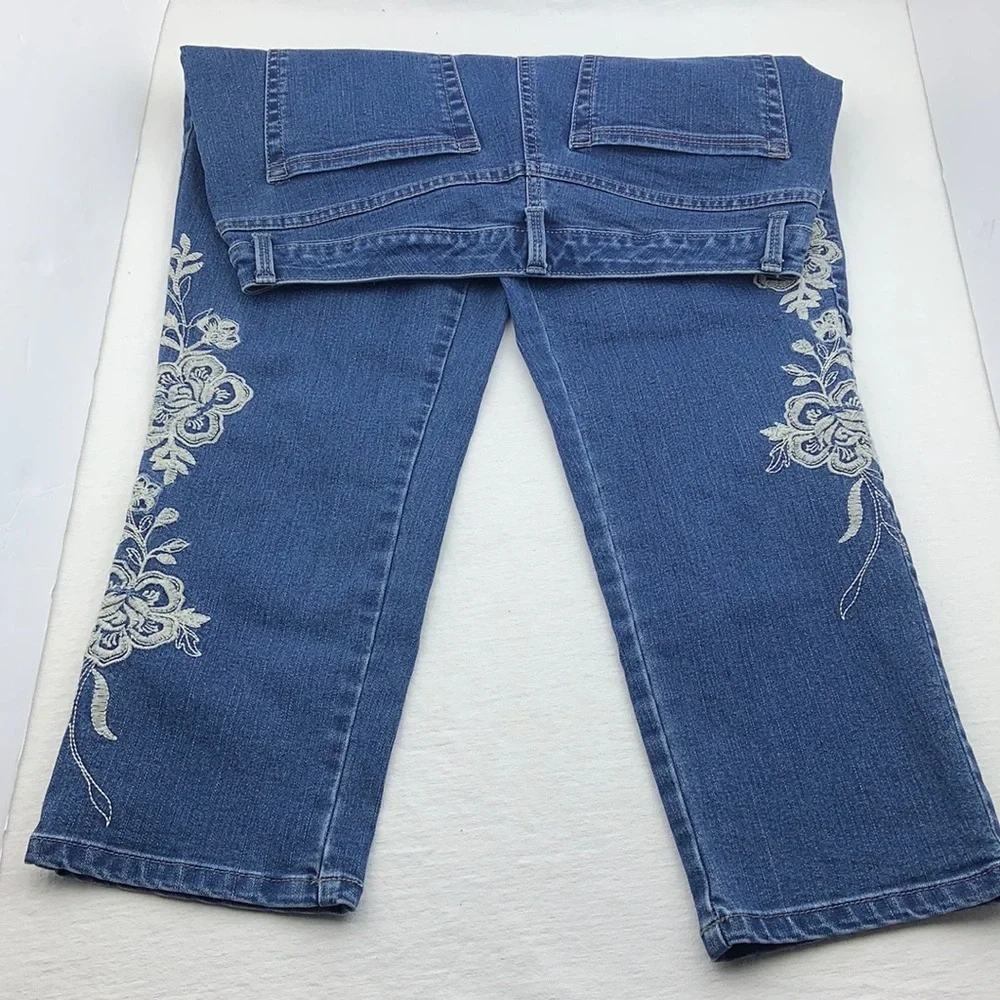 Charter Club Bristol Capri Jeans - Picture 2 of 11